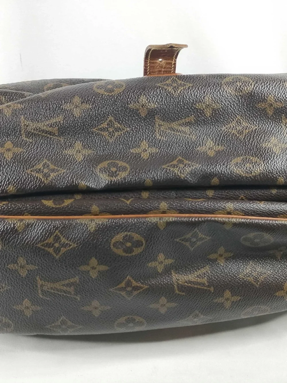Large Saumur 35 LV Monogram Crossbody Messenger Bag in Brown and Tan
